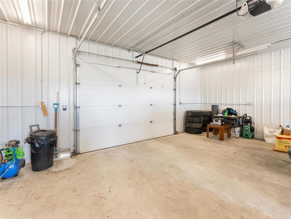 43018 80 Road N Property Photo 9