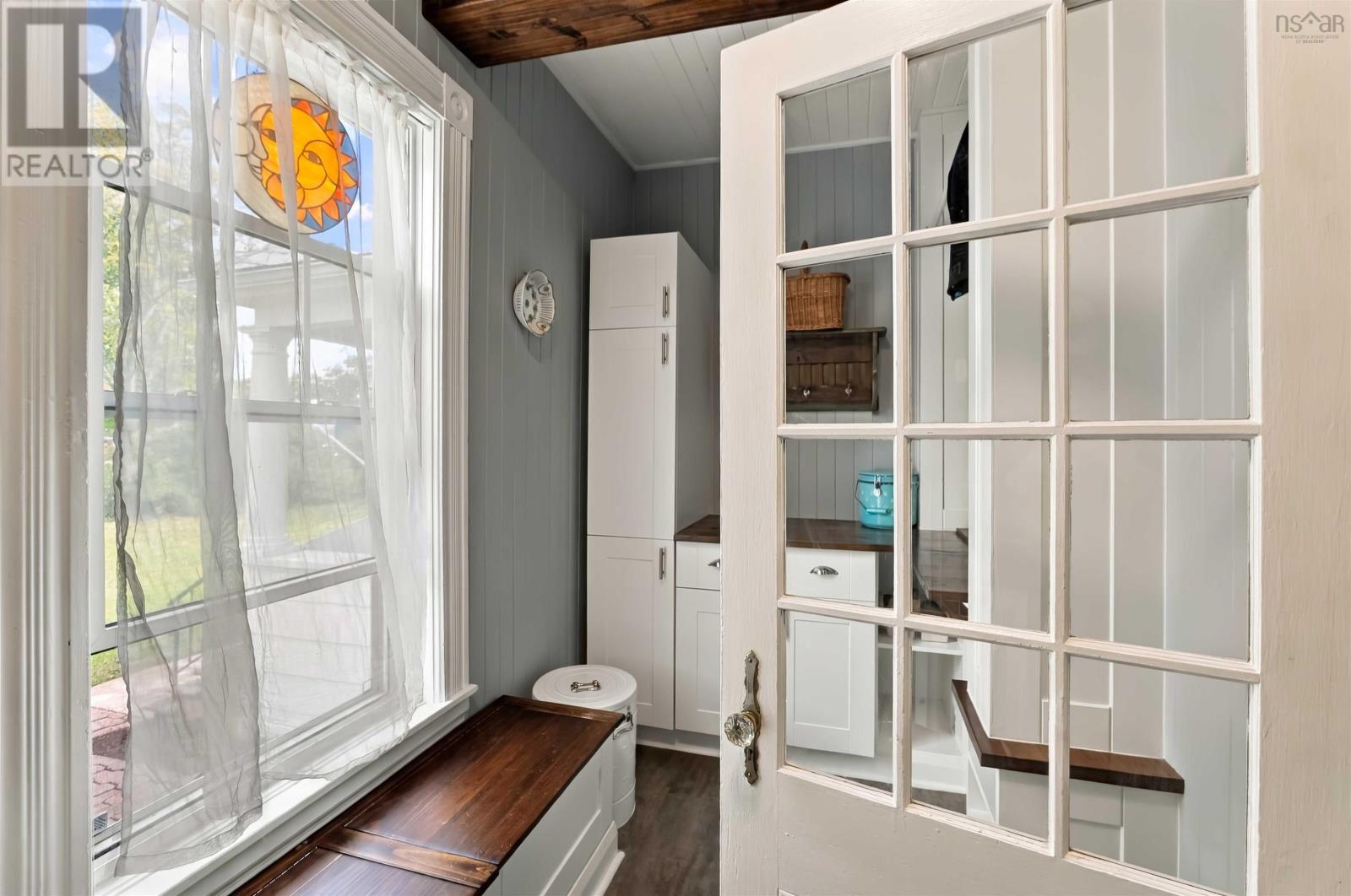 383 Main Street Property Photo 15