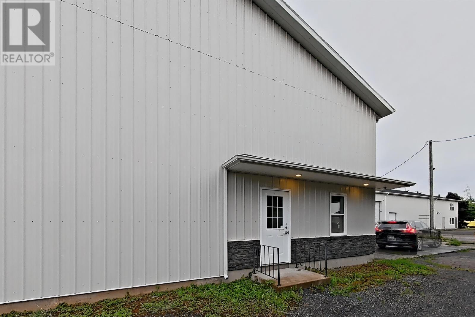 6431 Commercial Road Property Photo 6