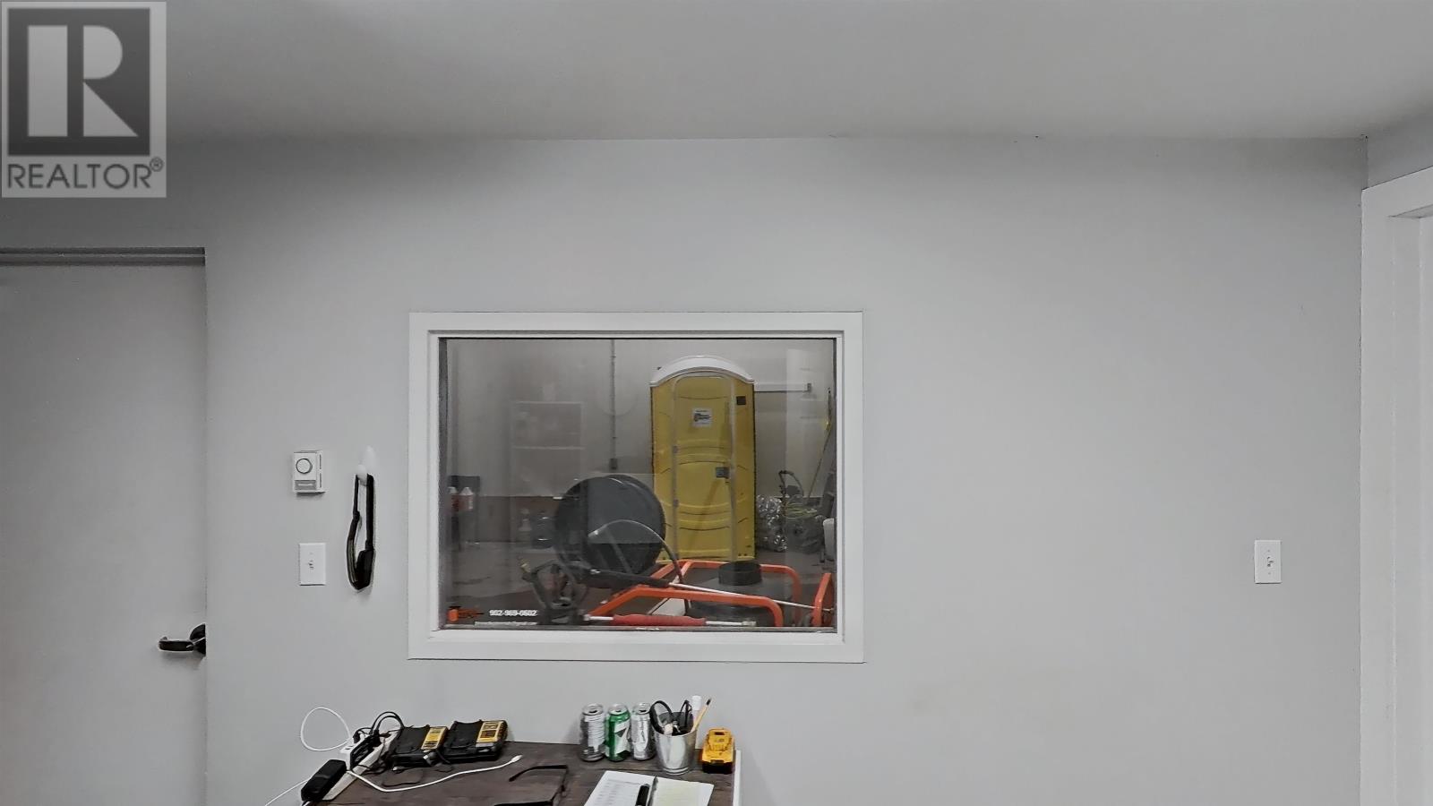 6431 Commercial Road Property Photo 13