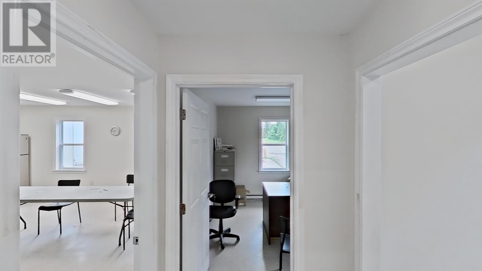 6431 Commercial Road Property Photo 15