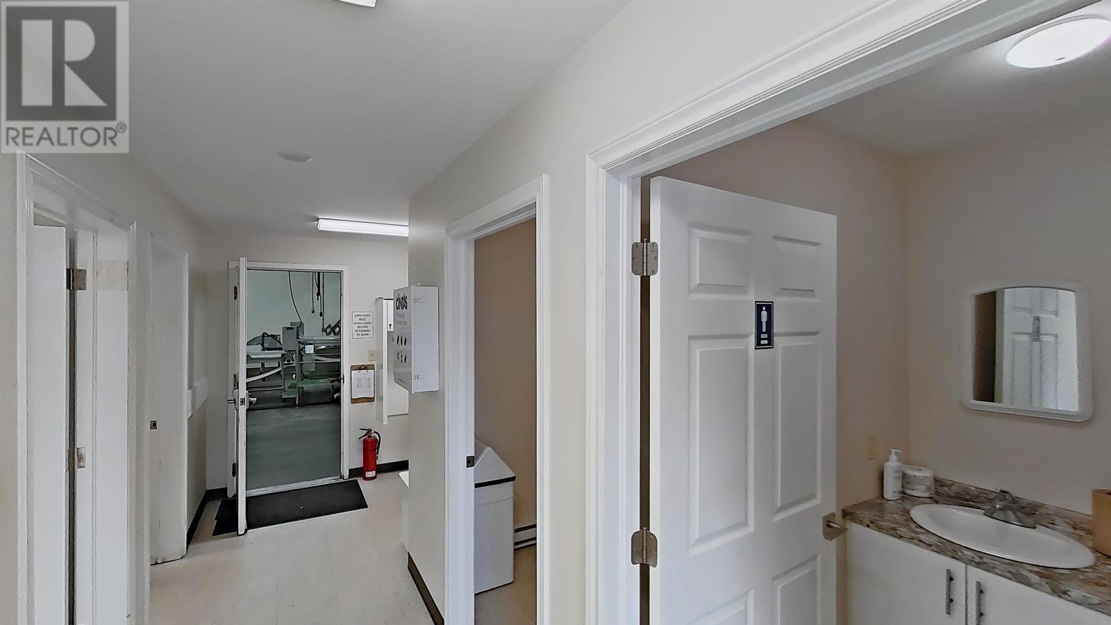 6431 Commercial Road Property Photo 17