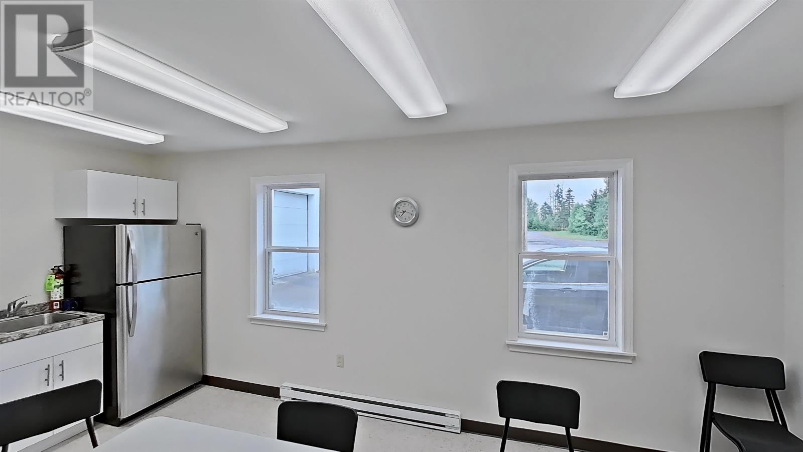 6431 Commercial Road Property Photo 19