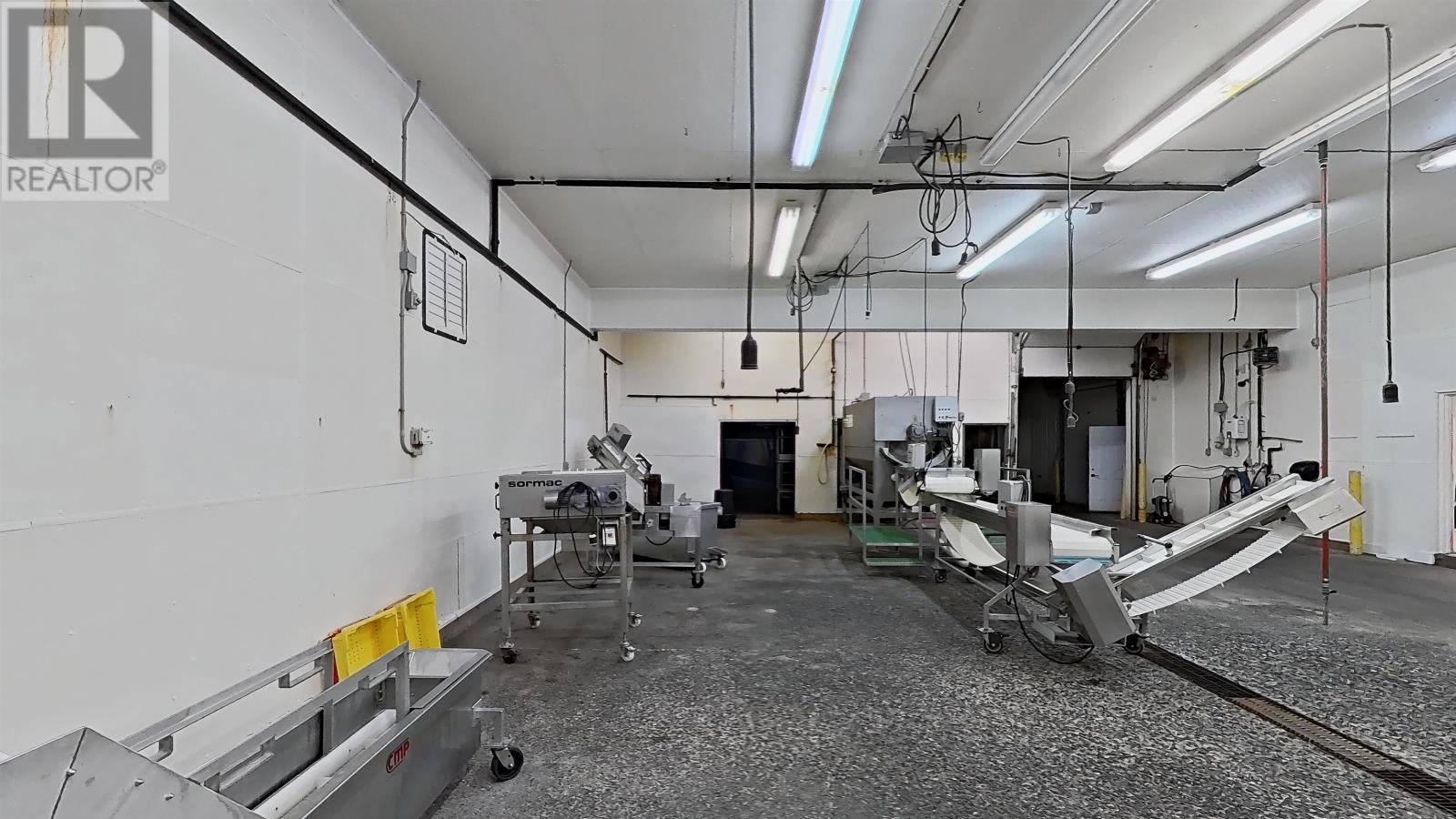6431 Commercial Road Property Photo 20