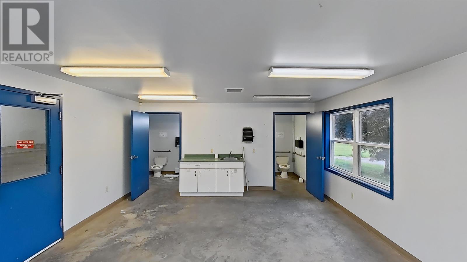 6431 Commercial Road Property Photo 40
