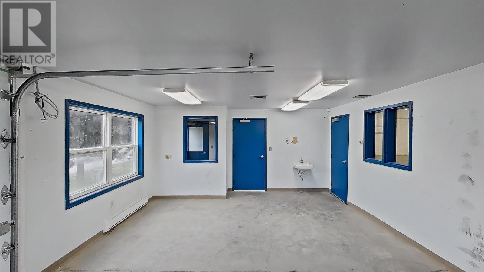 6431 Commercial Road Property Photo 41