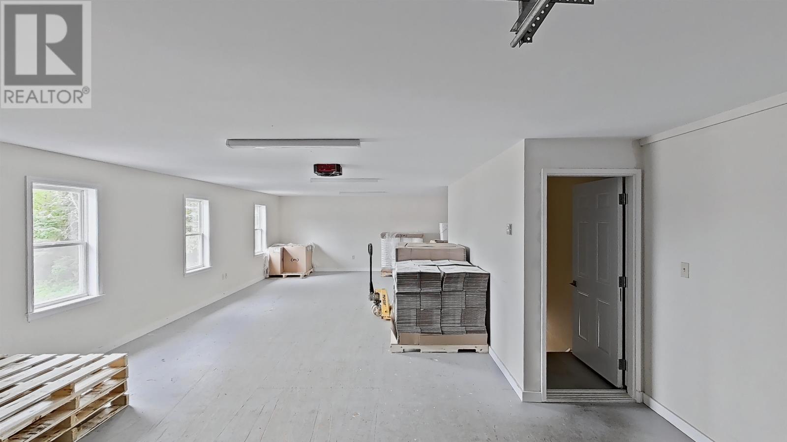 6431 Commercial Road Property Photo 42