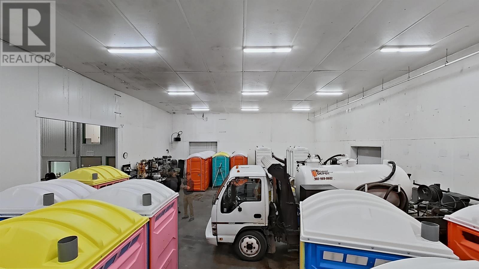 6431 Commercial Road Property Photo 45