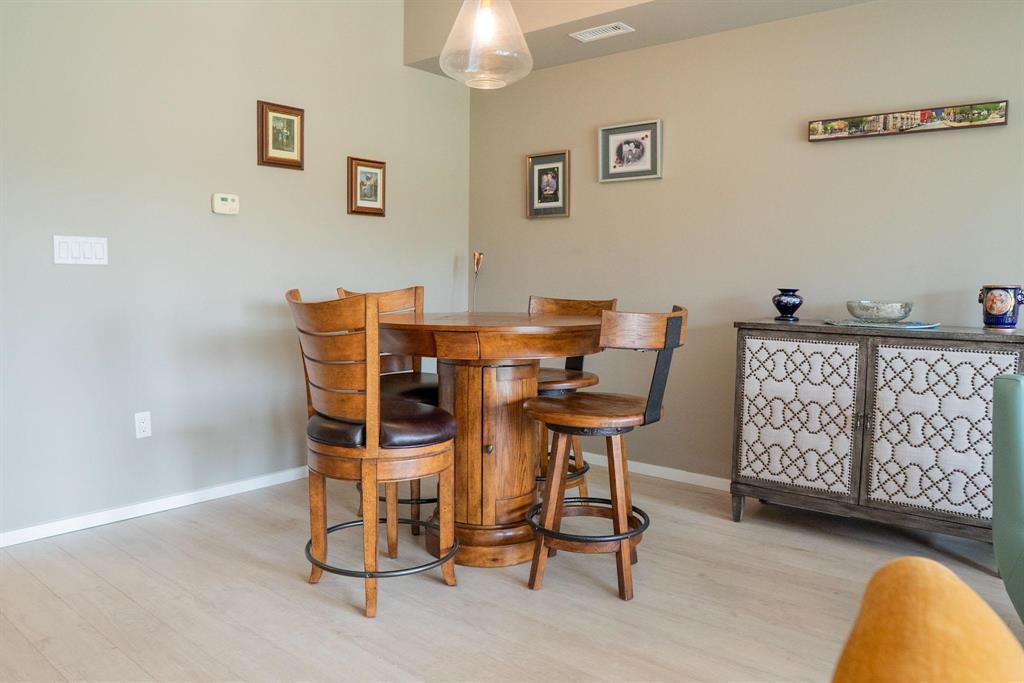 201 750 Tache Avenue Property Photo 17