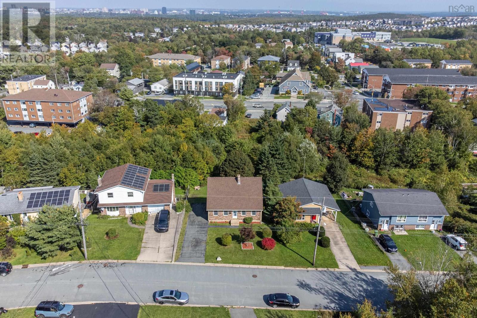 96 Thornhill Drive Property Photo 4