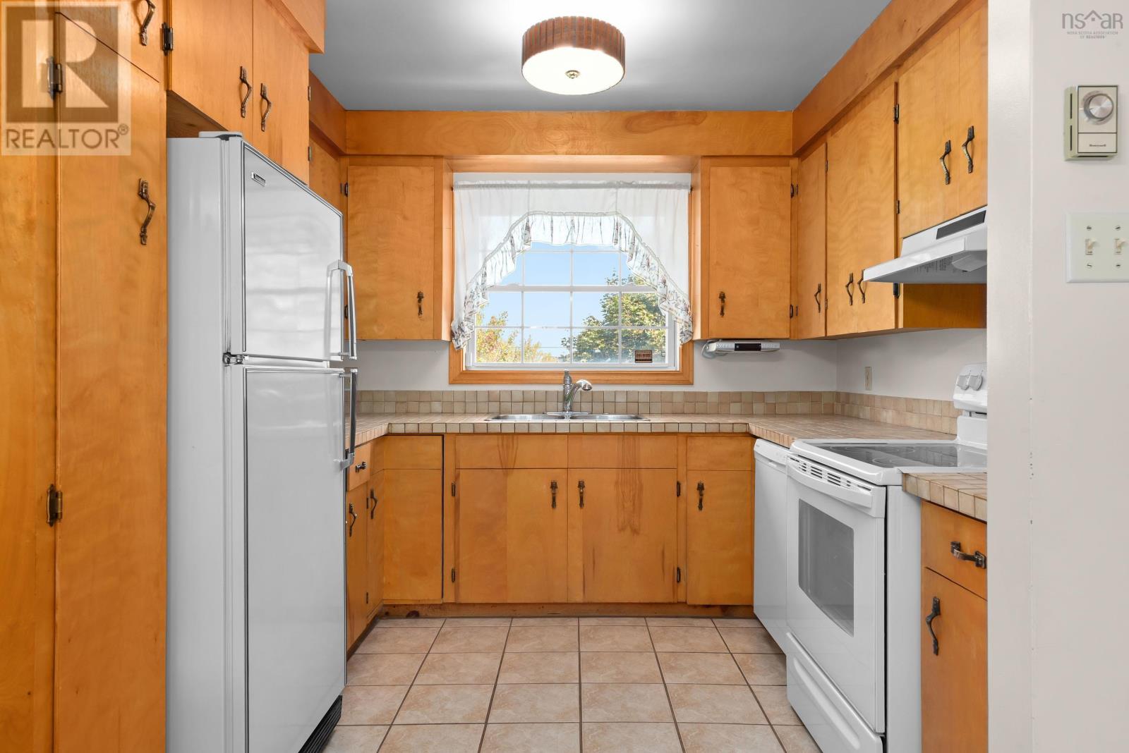 96 Thornhill Drive Property Photo 10