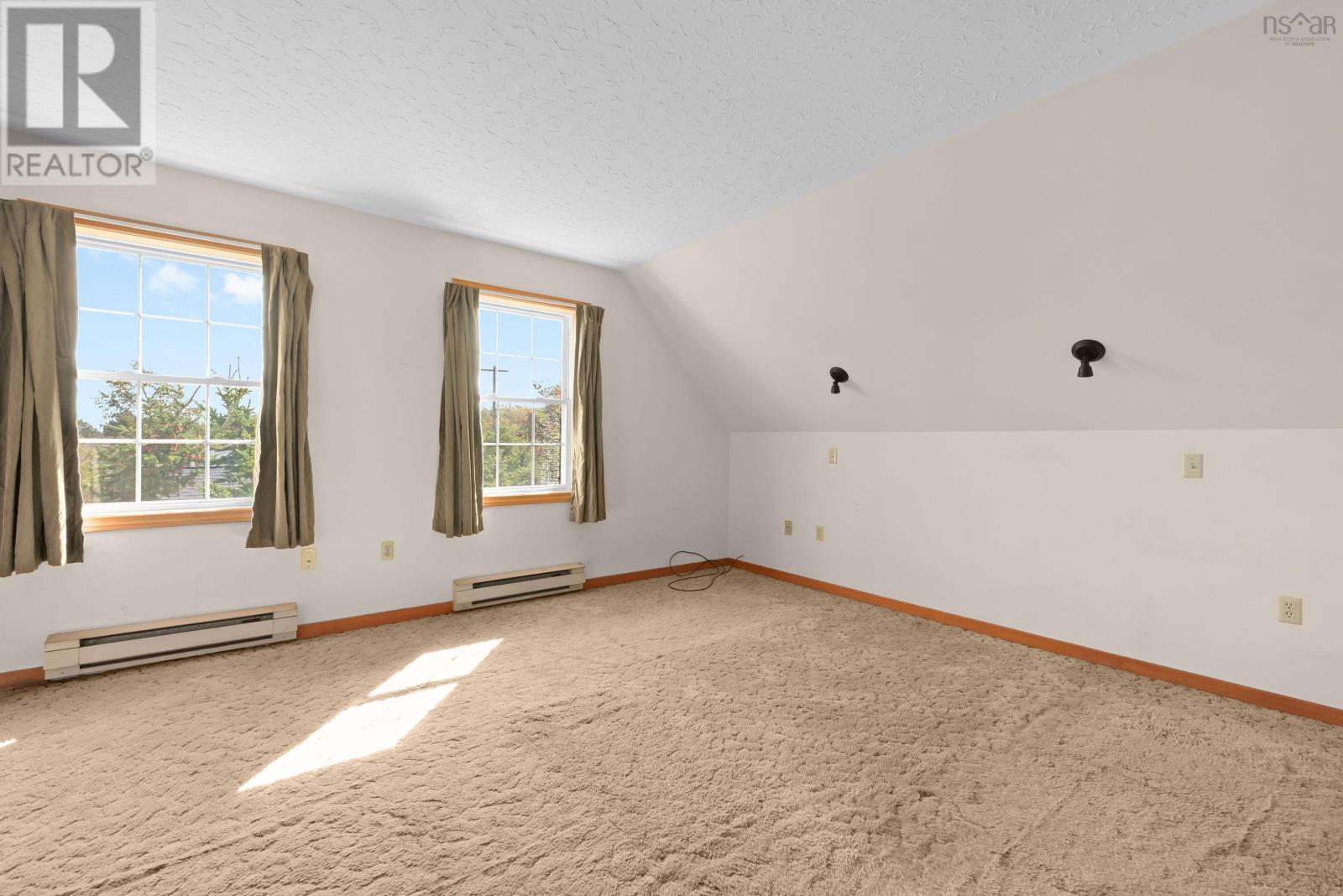 96 Thornhill Drive Property Photo 16