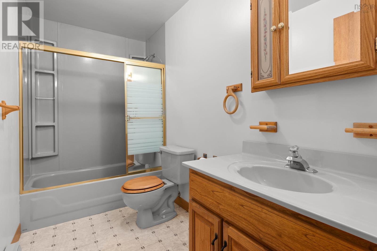 96 Thornhill Drive Property Photo 28