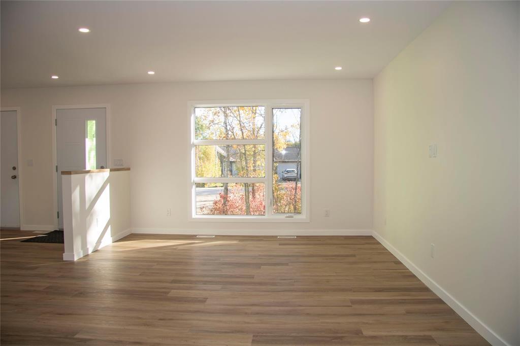 27 Tamarack Lane Property Photo 6