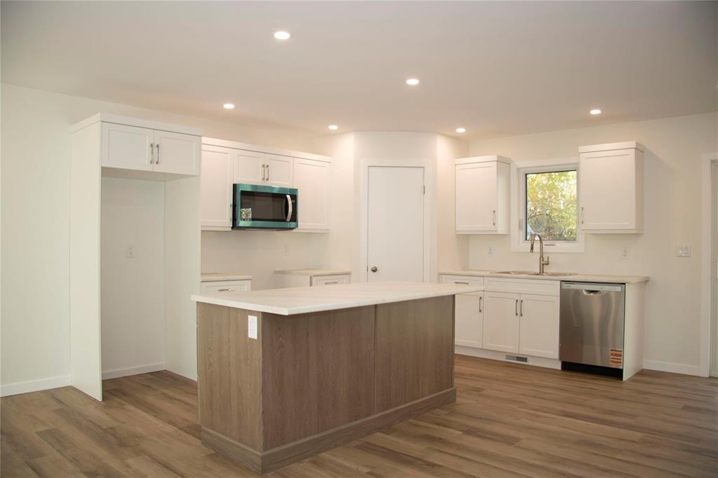 27 Tamarack Lane Property Photo 7