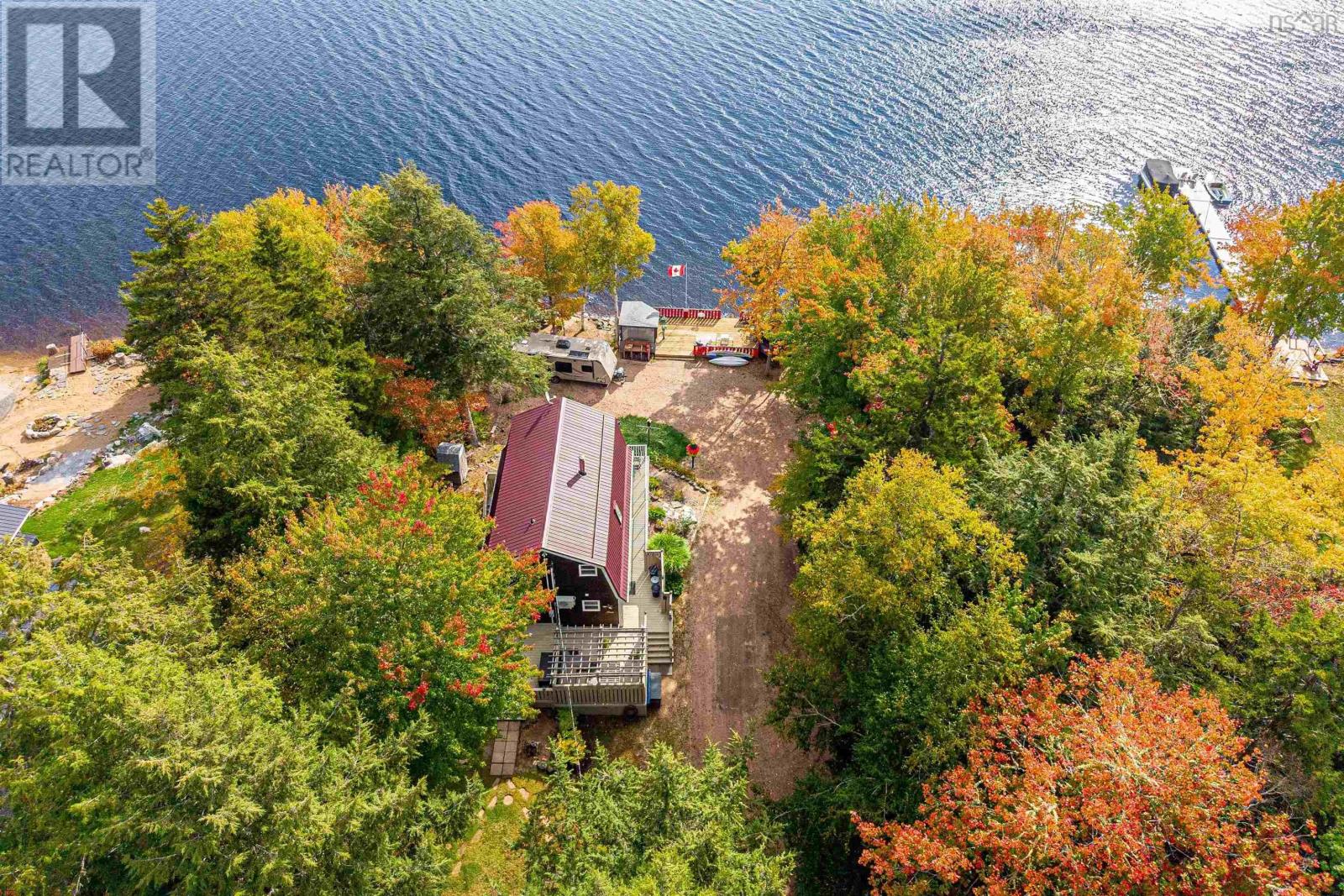 450 Lakeside Drive Property Photo 4