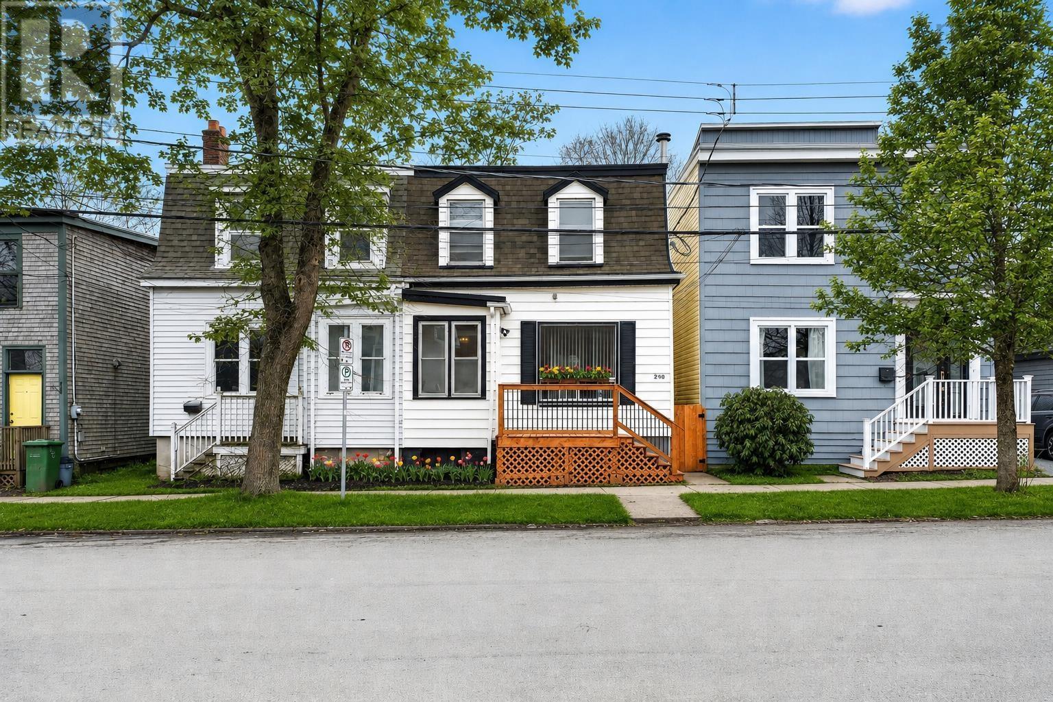 2490 John Street Property Photo 1