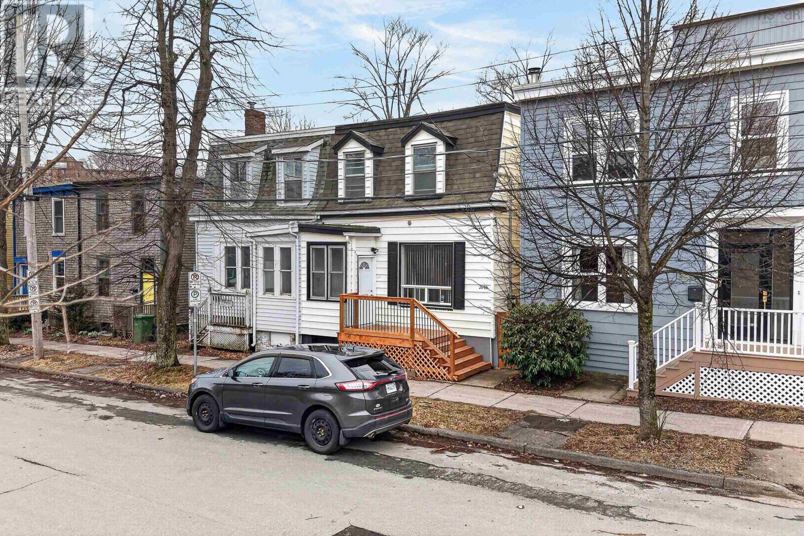 2490 John Street Property Photo 3