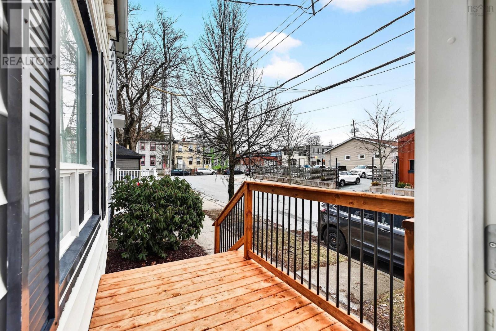 2490 John Street Property Photo 4