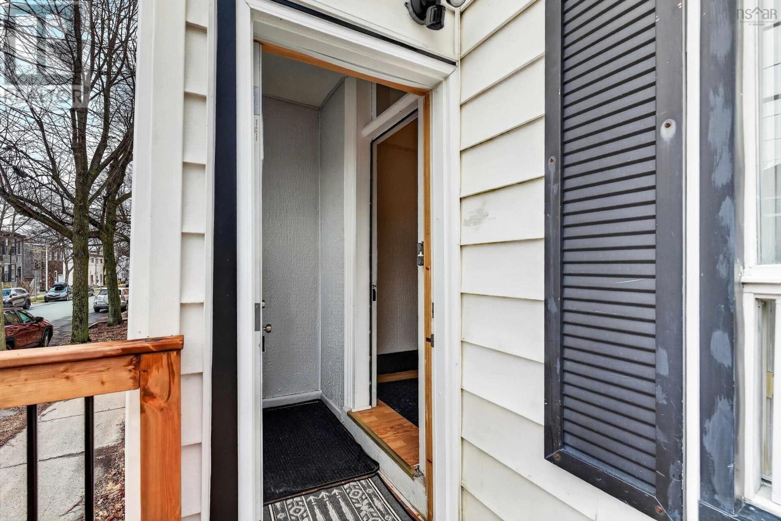 2490 John Street Property Photo 5