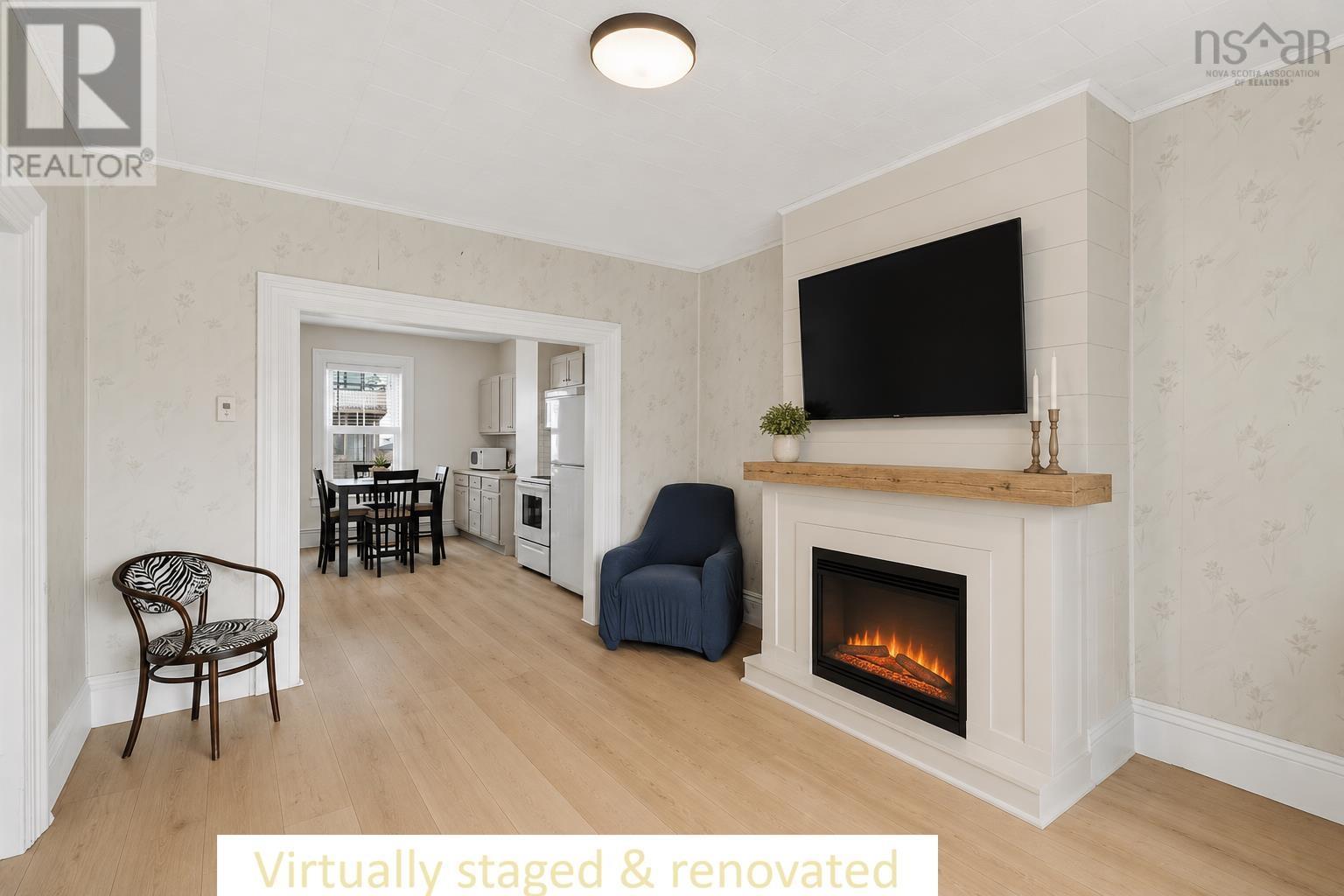2490 John Street Property Photo 12