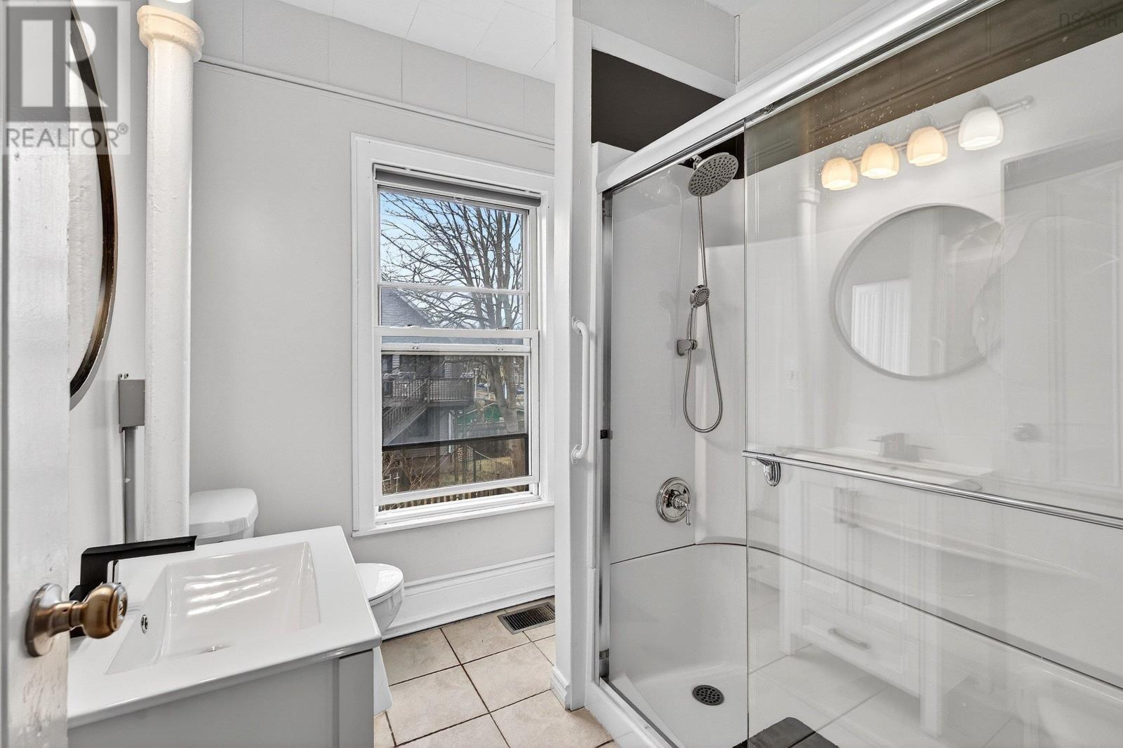 2490 John Street Property Photo 19