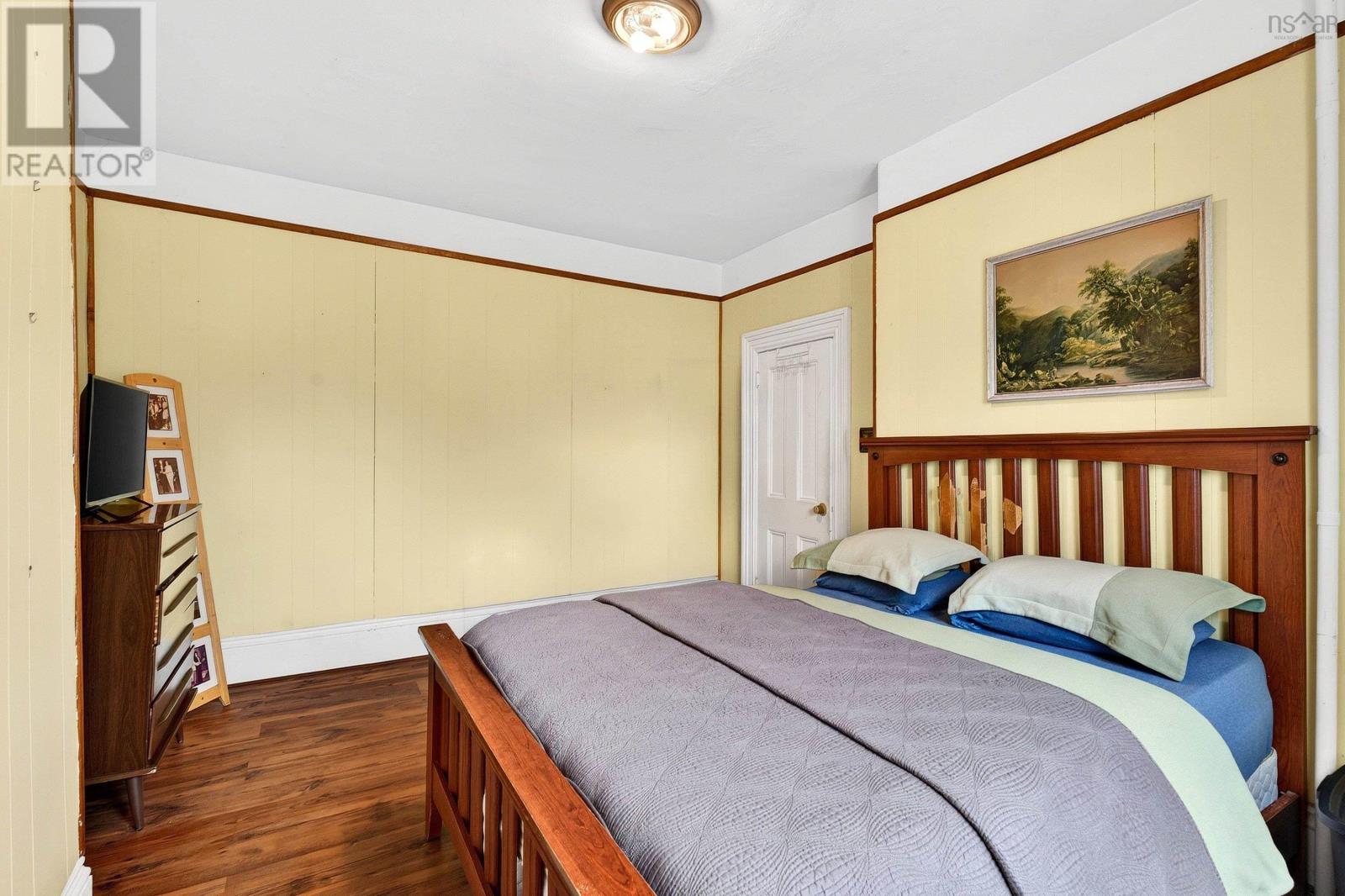 2490 John Street Property Photo 25