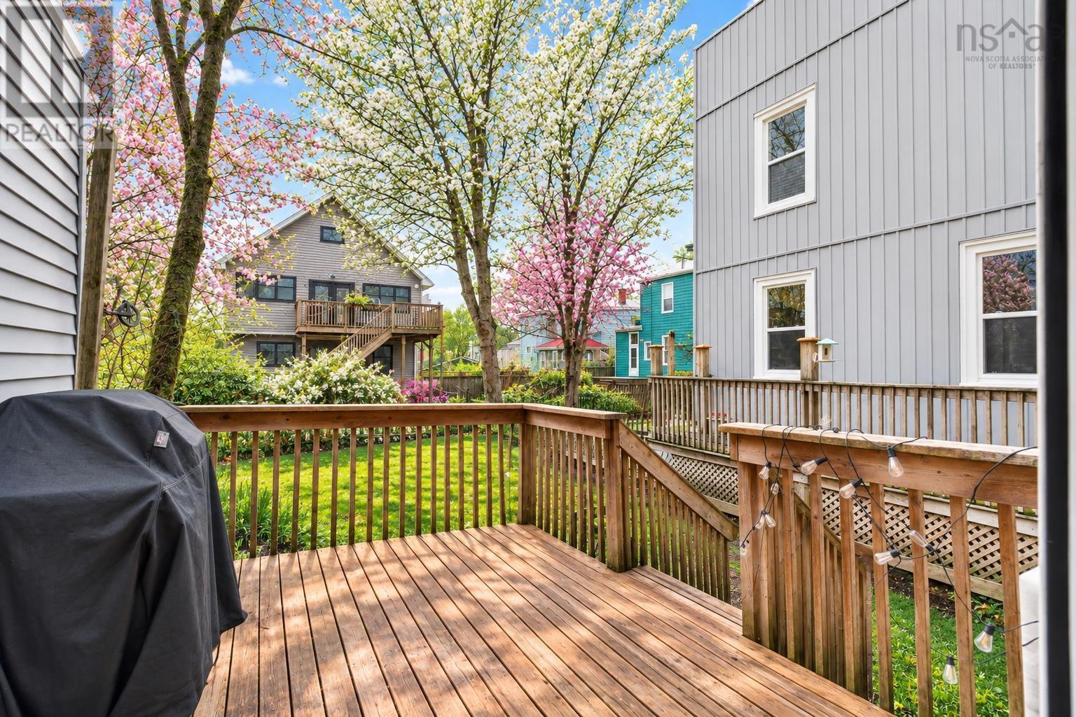 2490 John Street Property Photo 31