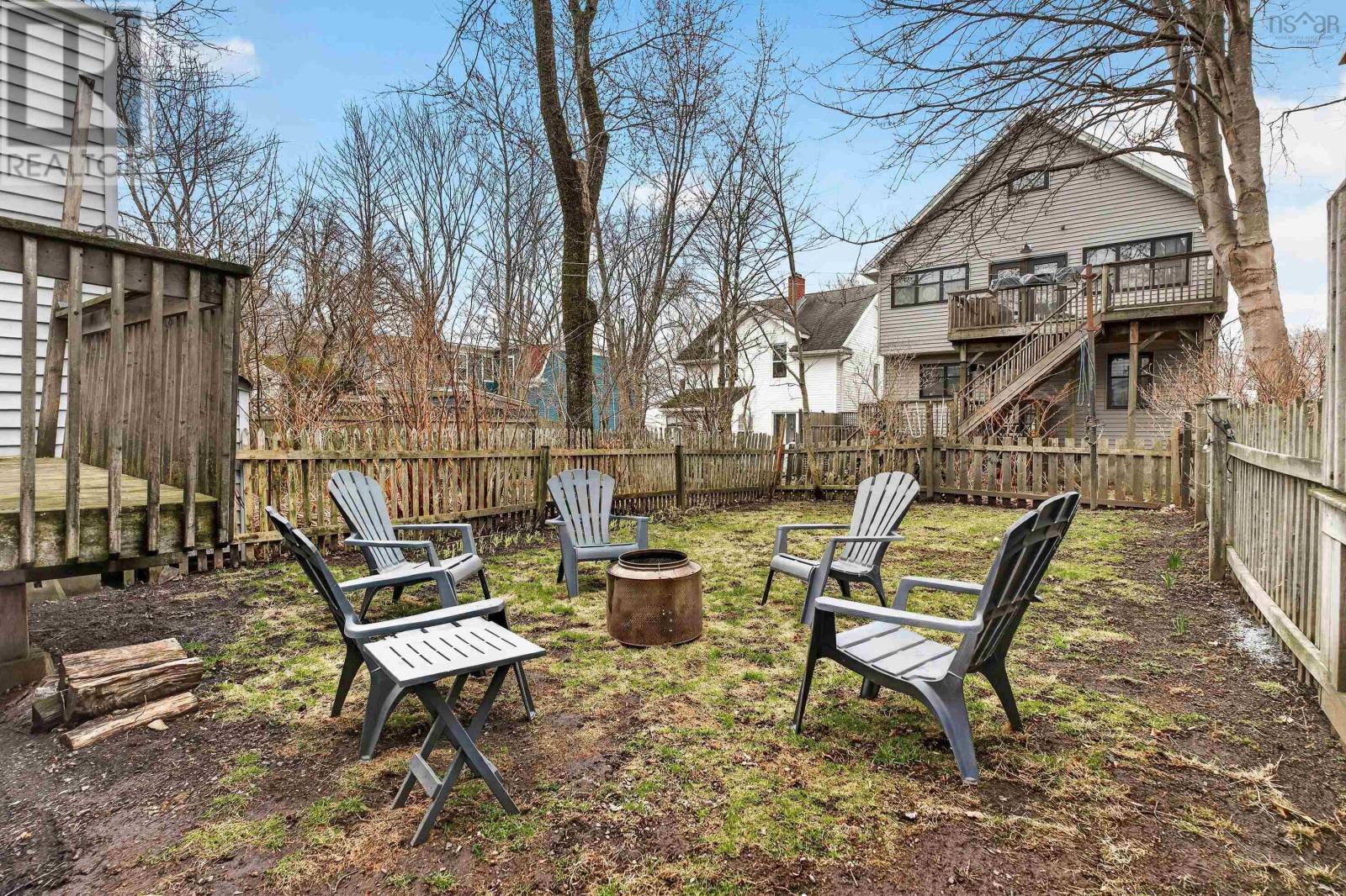 2490 John Street Property Photo 32