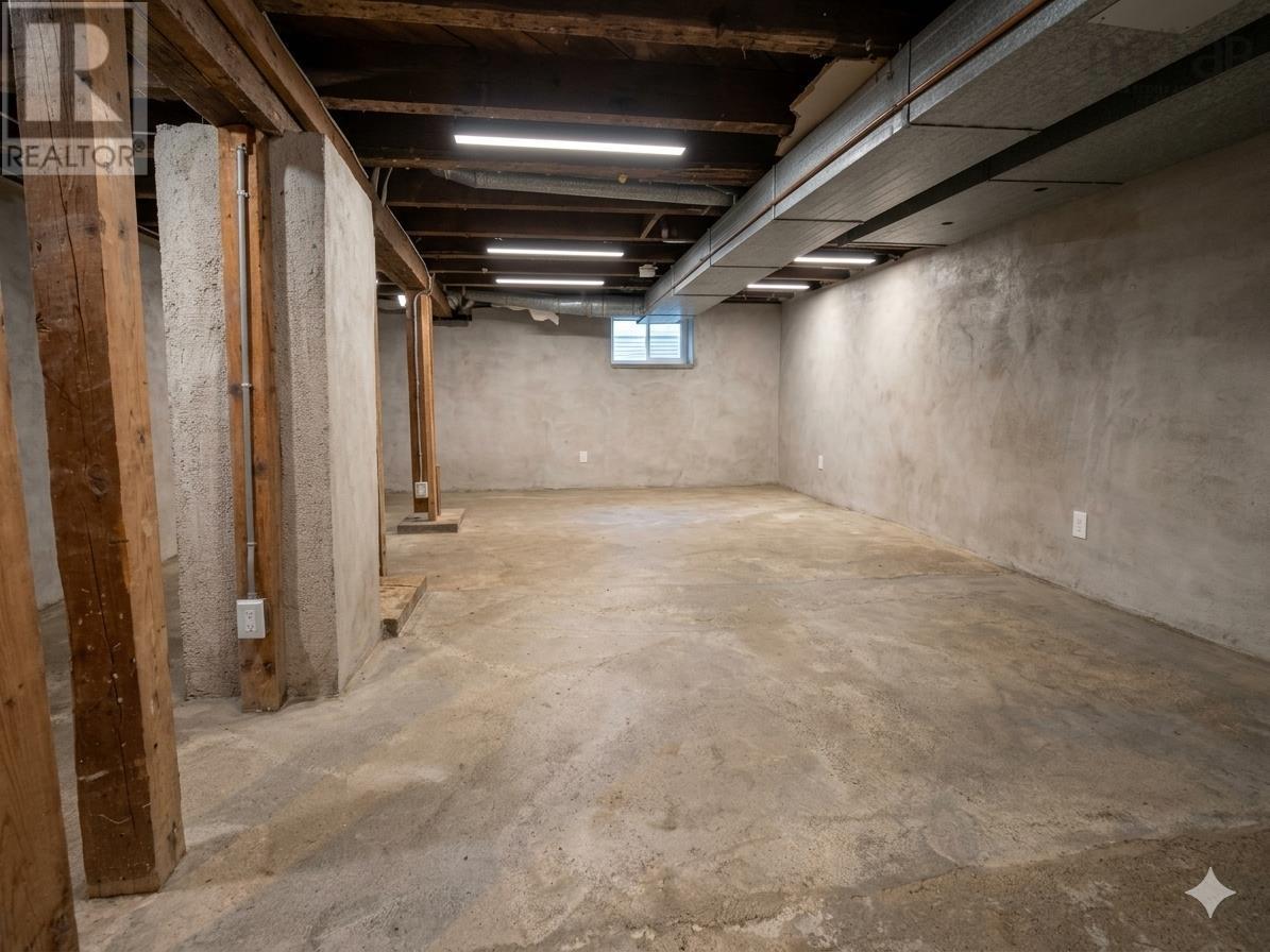 2490 John Street Property Photo 35