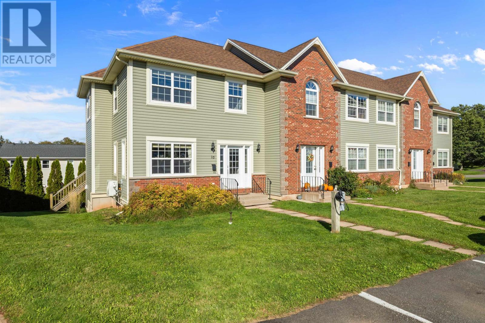 16 Edgeview Court Property Photo 1