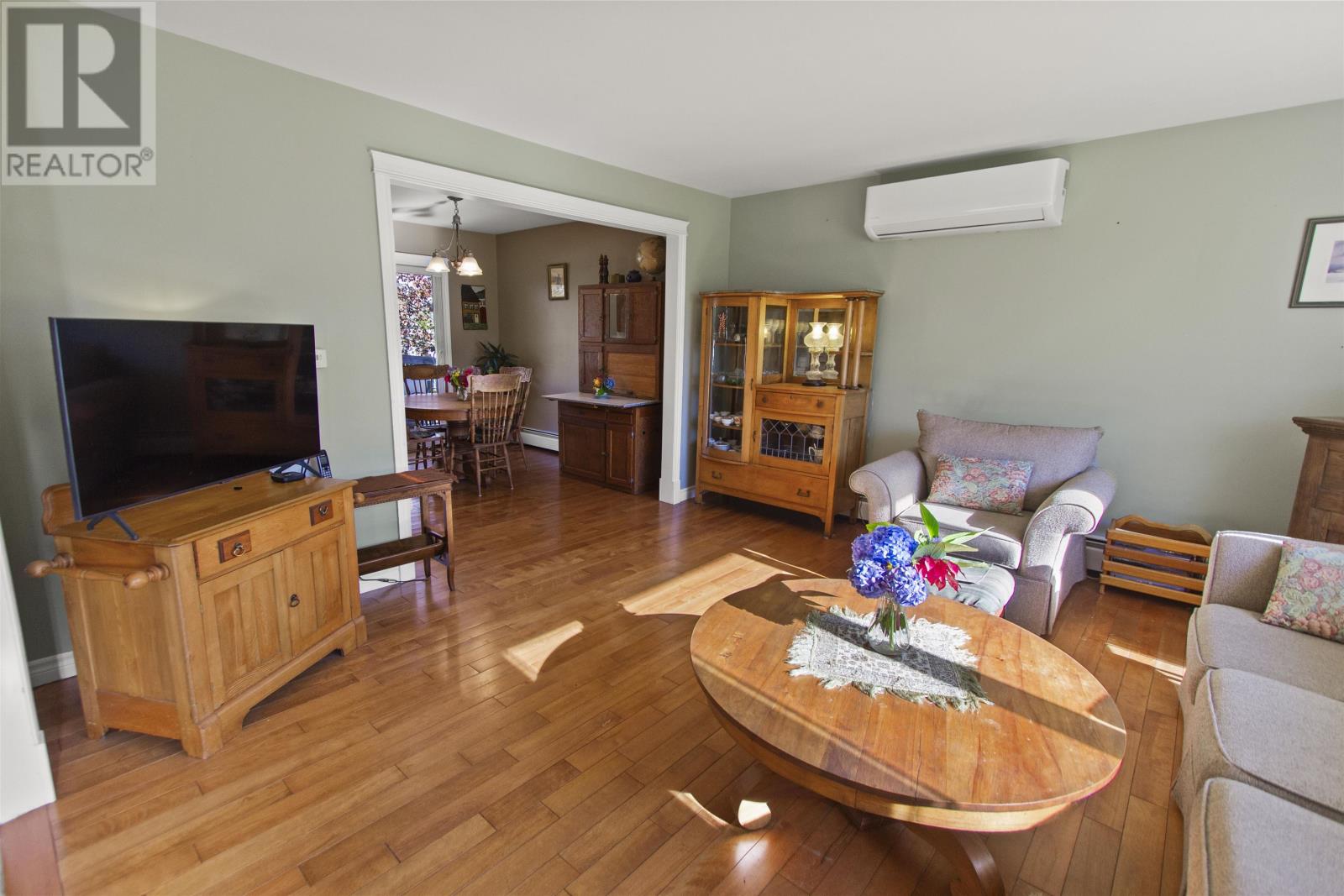 11 Holland Drive Property Photo 6