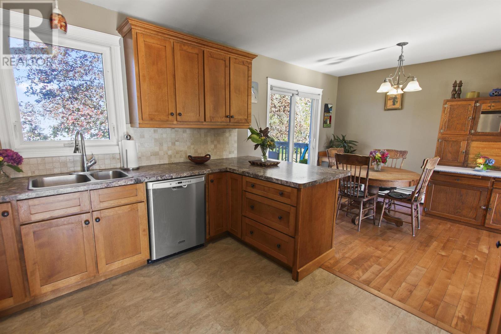 11 Holland Drive Property Photo 12