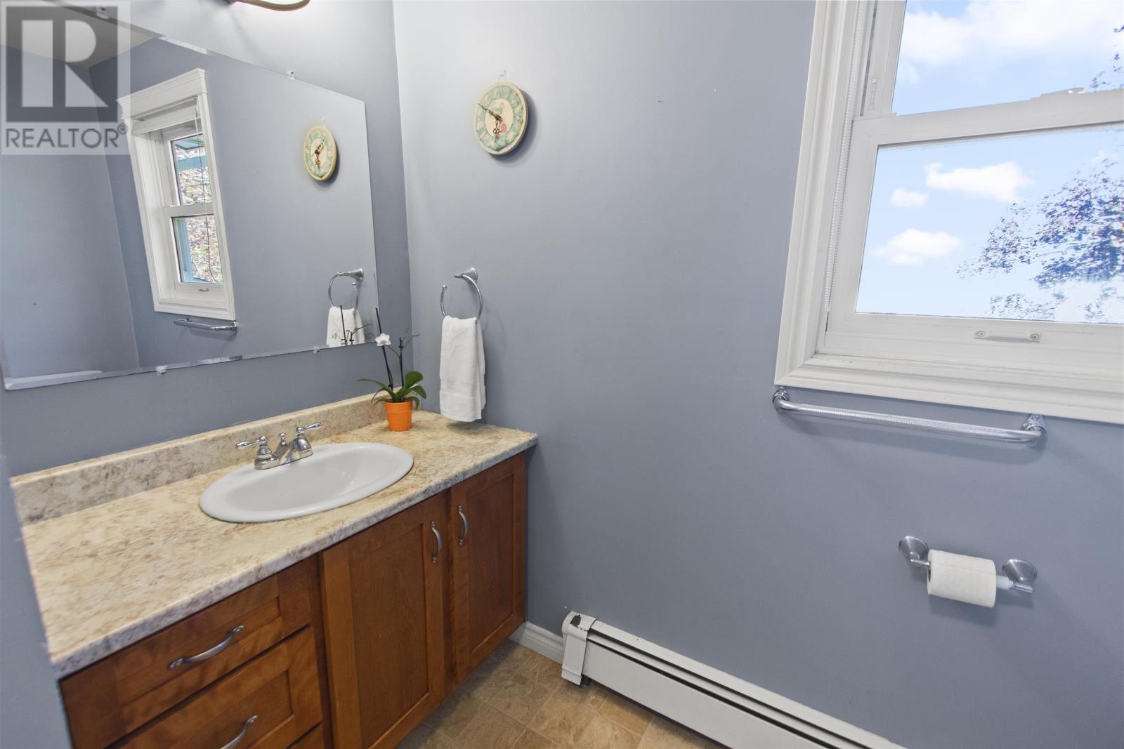 11 Holland Drive Property Photo 14