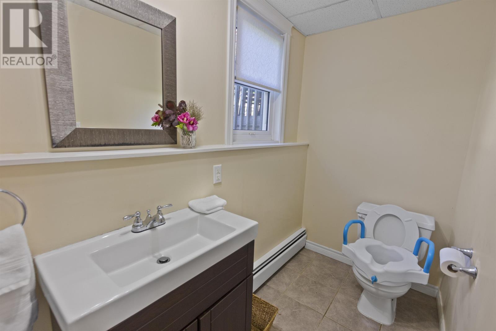 11 Holland Drive Property Photo 27