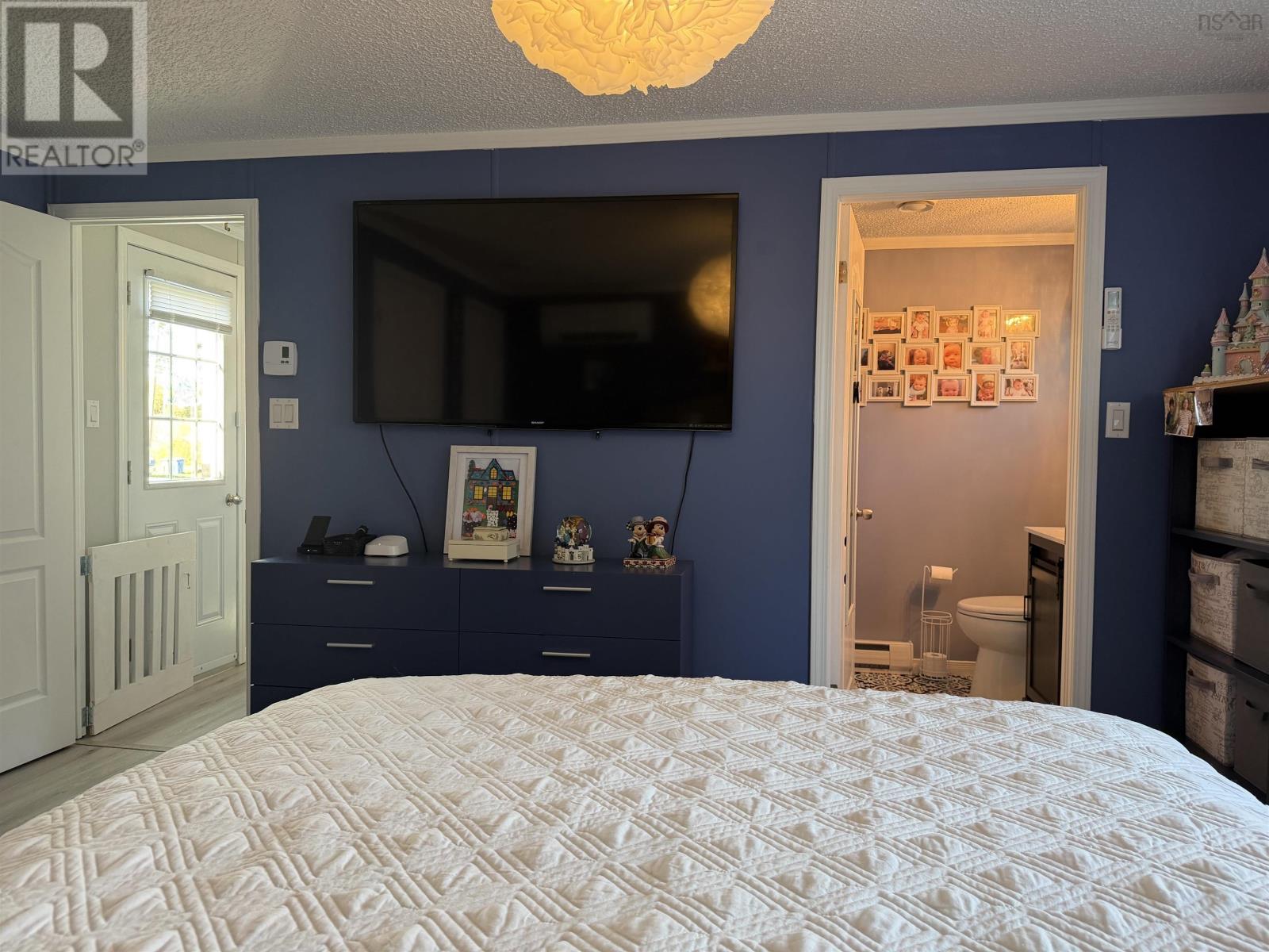 14 Ventura Avenue Property Photo 16