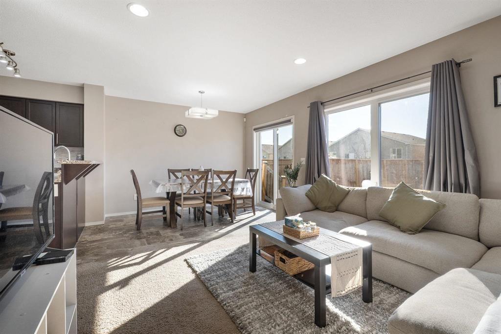 42 Hazelton Drive Property Photo 4
