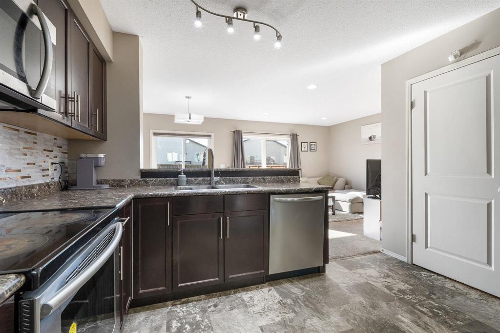 42 Hazelton Drive Property Photo 8
