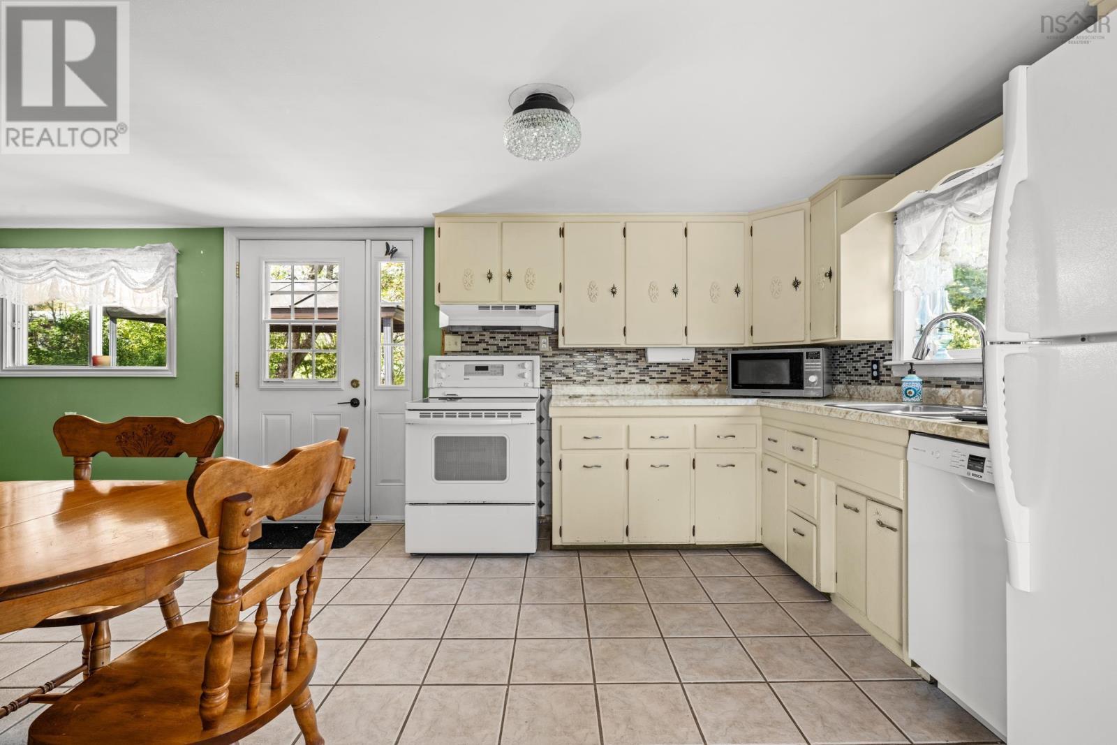 6 North Street Property Photo 12