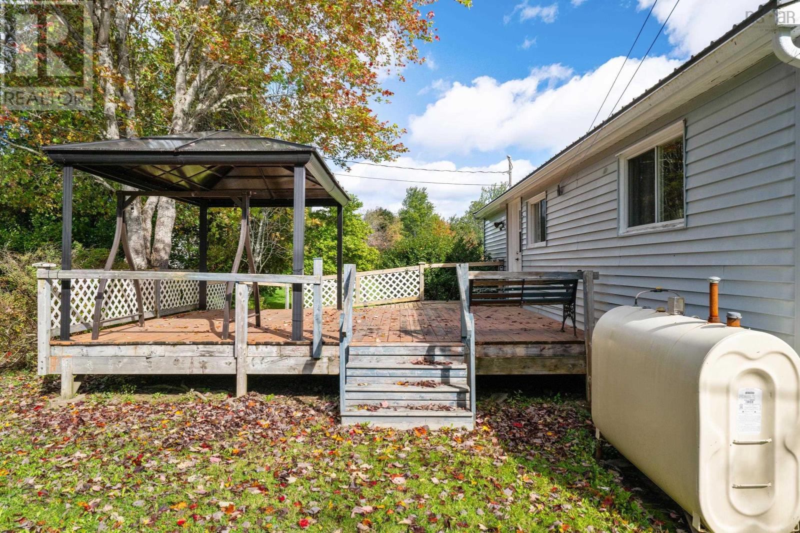 6 North Street Property Photo 28