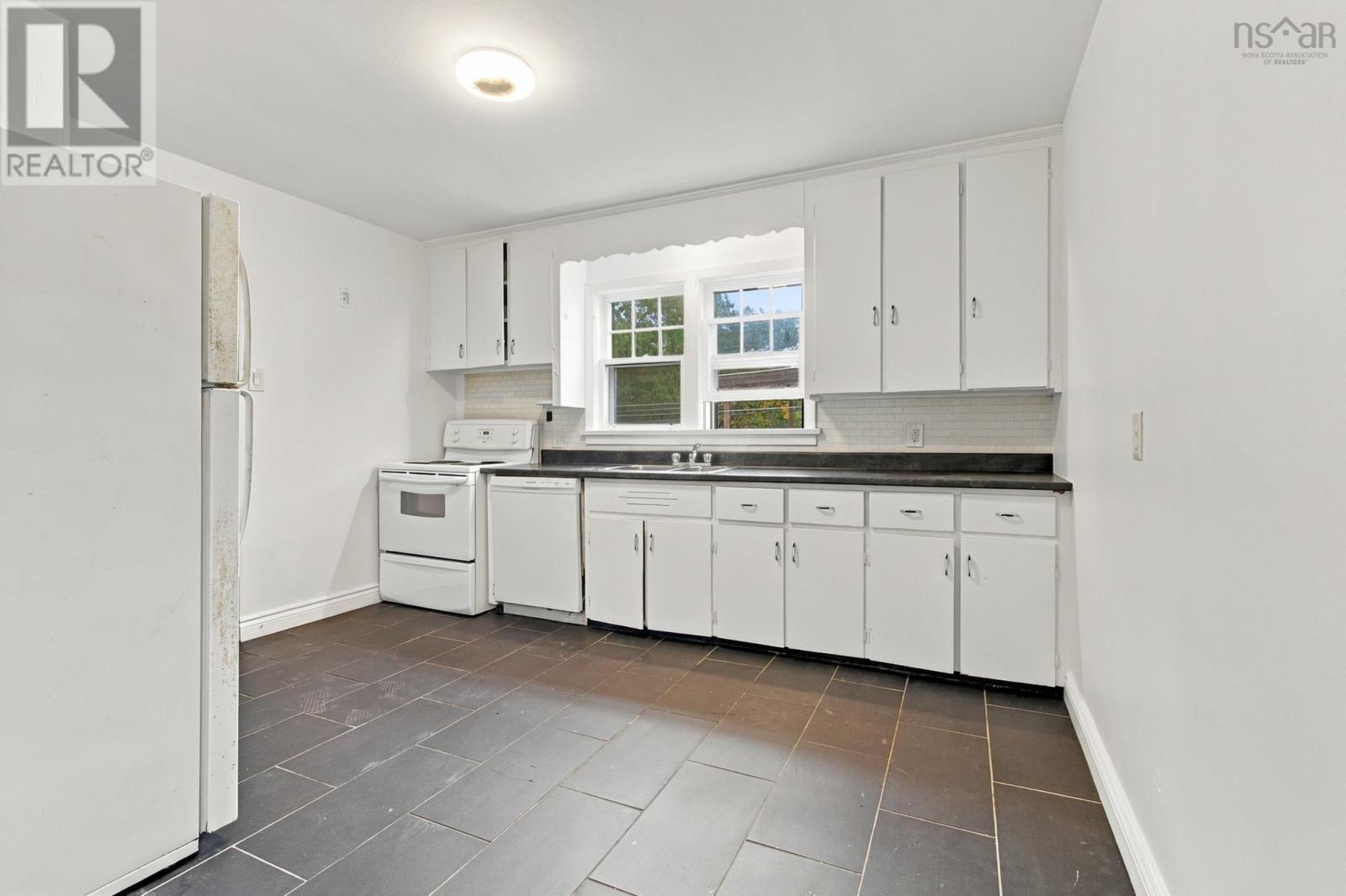 3194 Stanford Street Property Photo 9