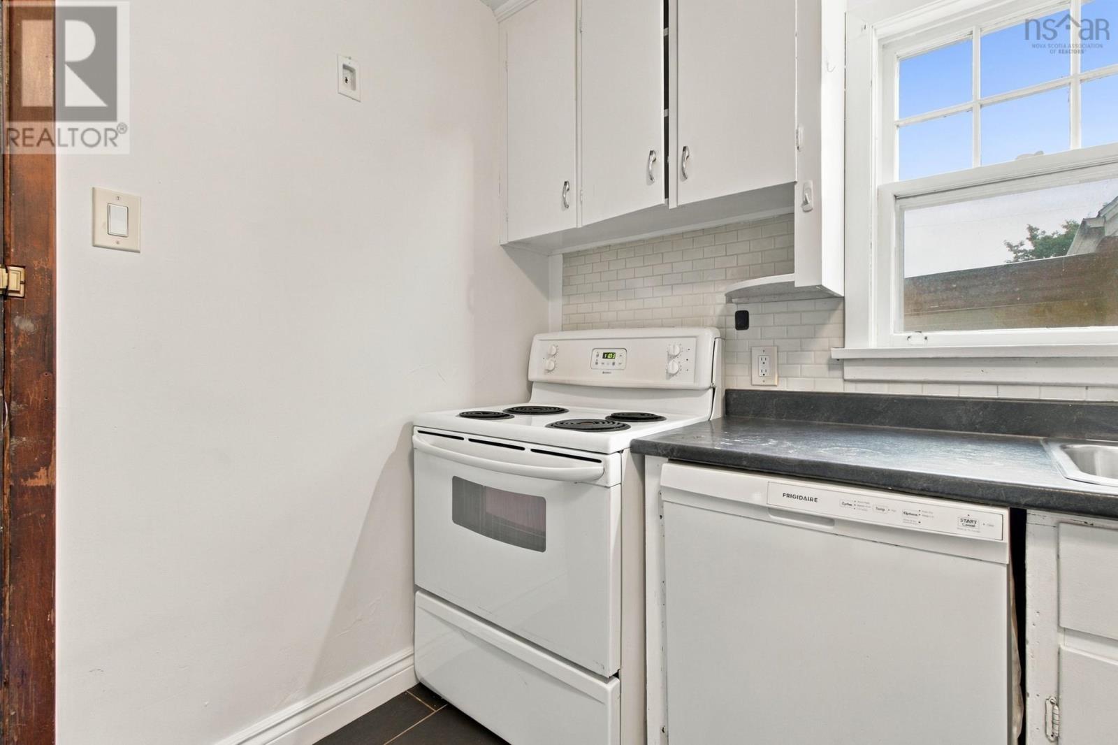 3194 Stanford Street Property Photo 11