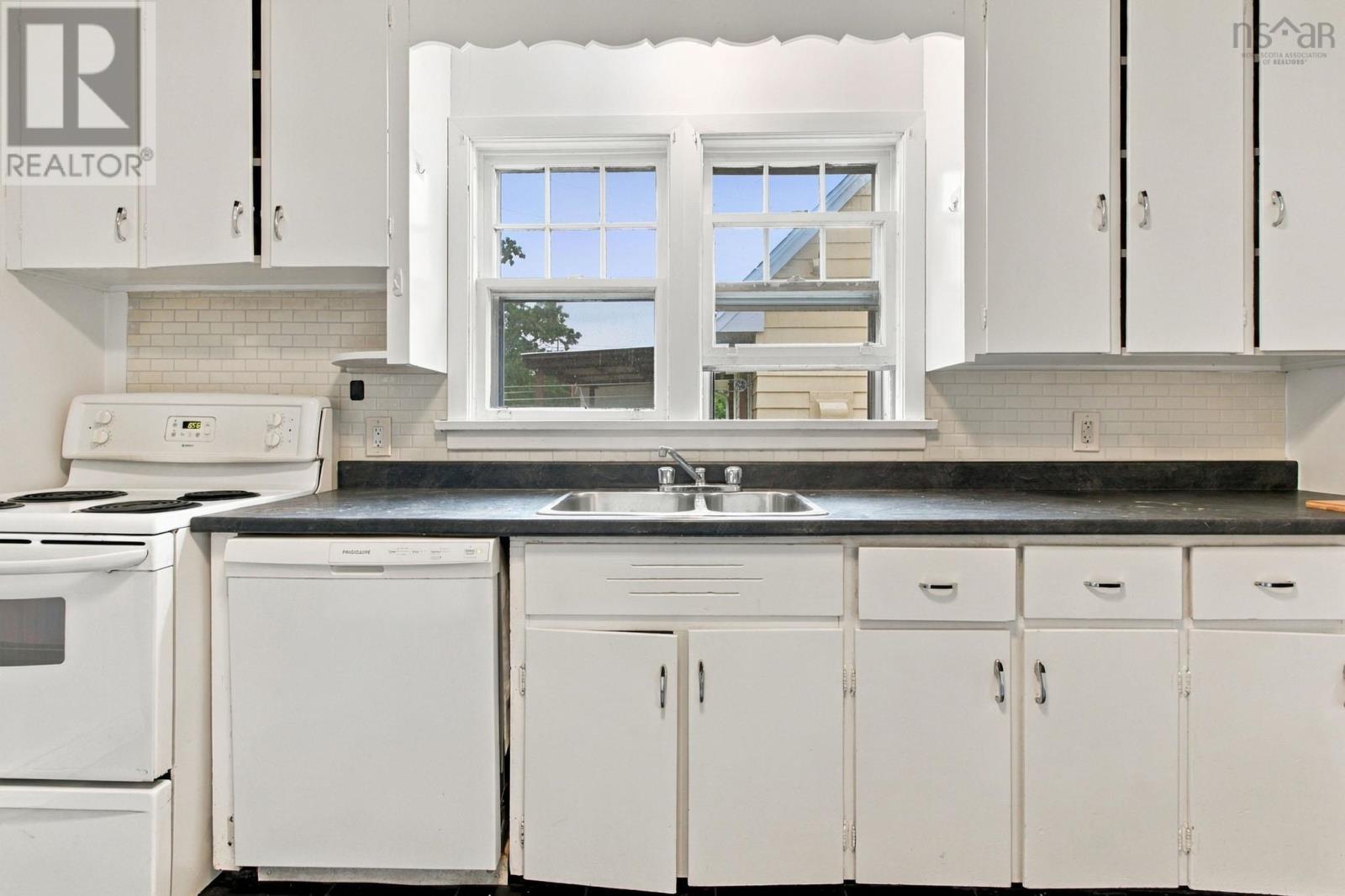 3194 Stanford Street Property Photo 12