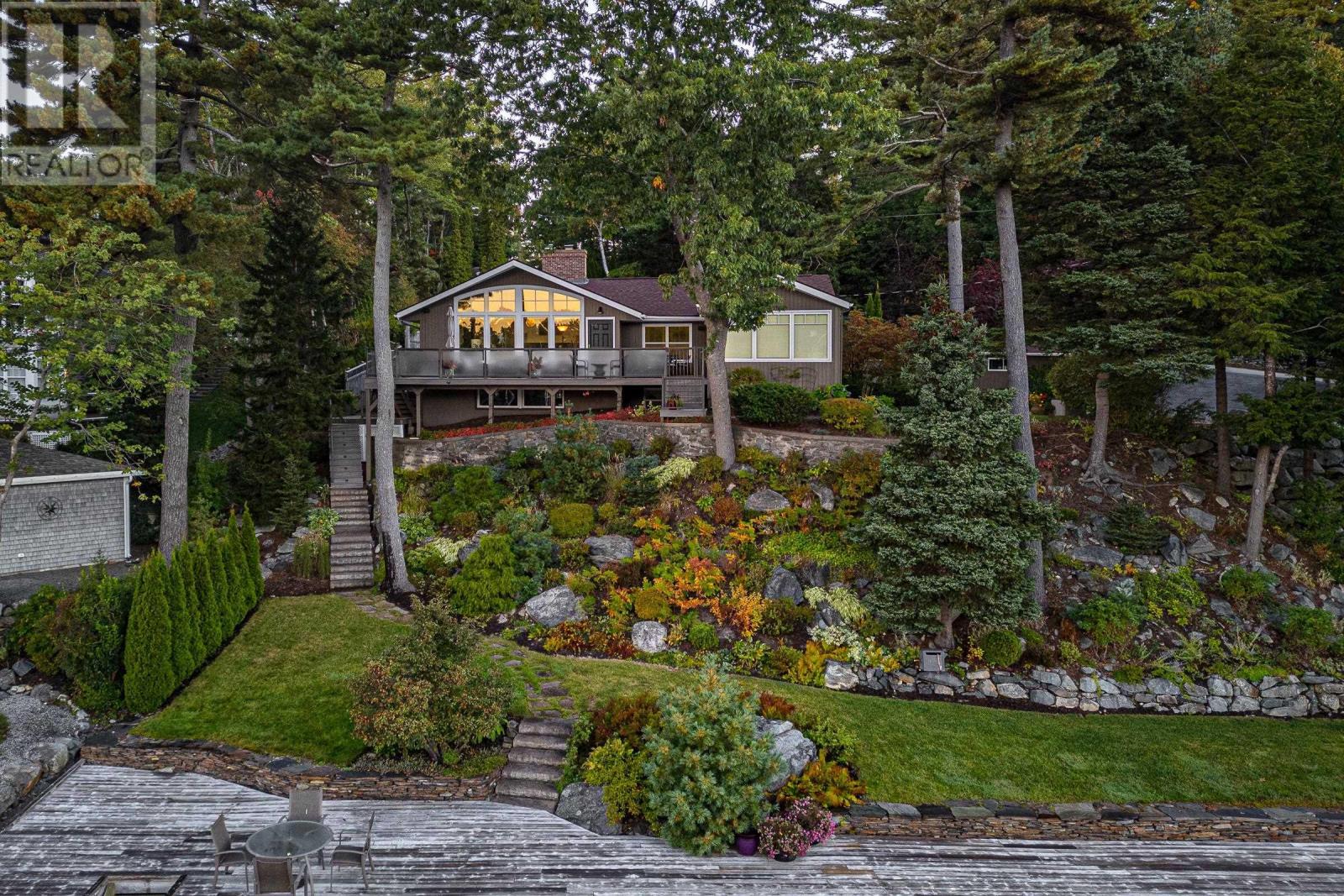 1077 Shore Drive Property Photo 2