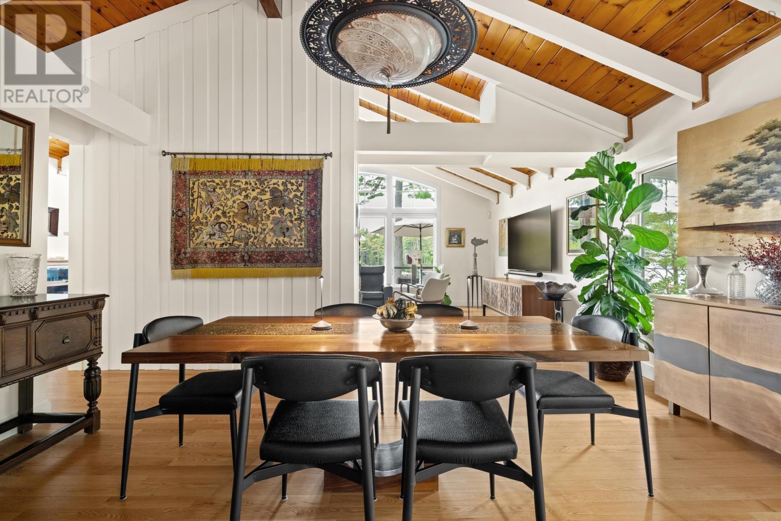 1077 Shore Drive Property Photo 14