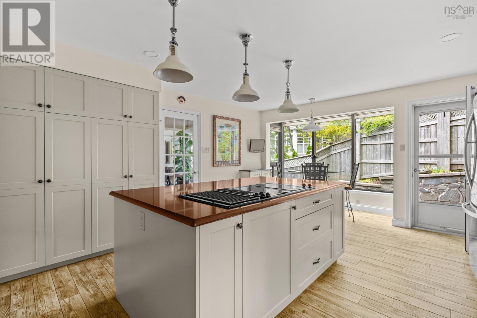 1077 Shore Drive Property Photo 17