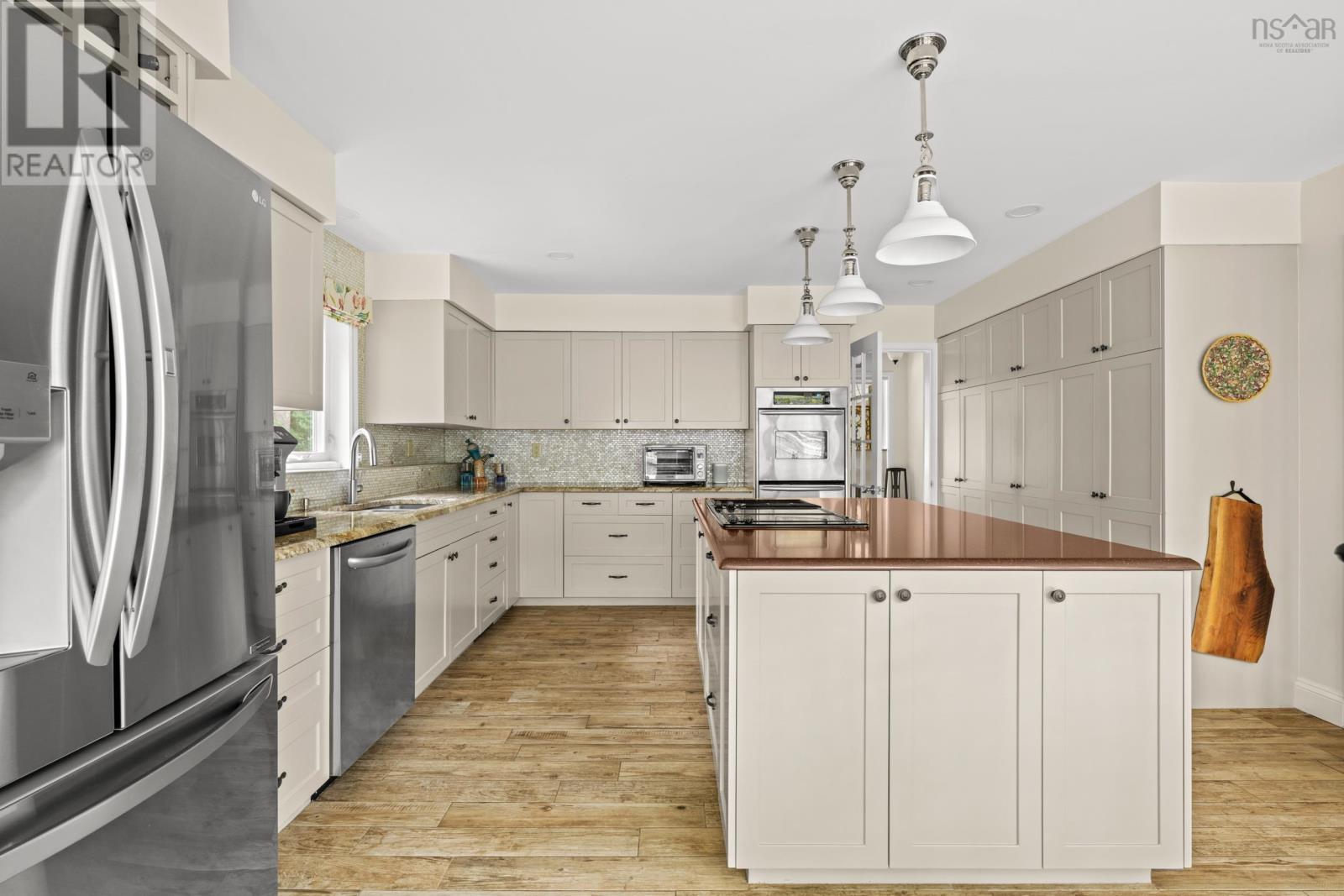 1077 Shore Drive Property Photo 18