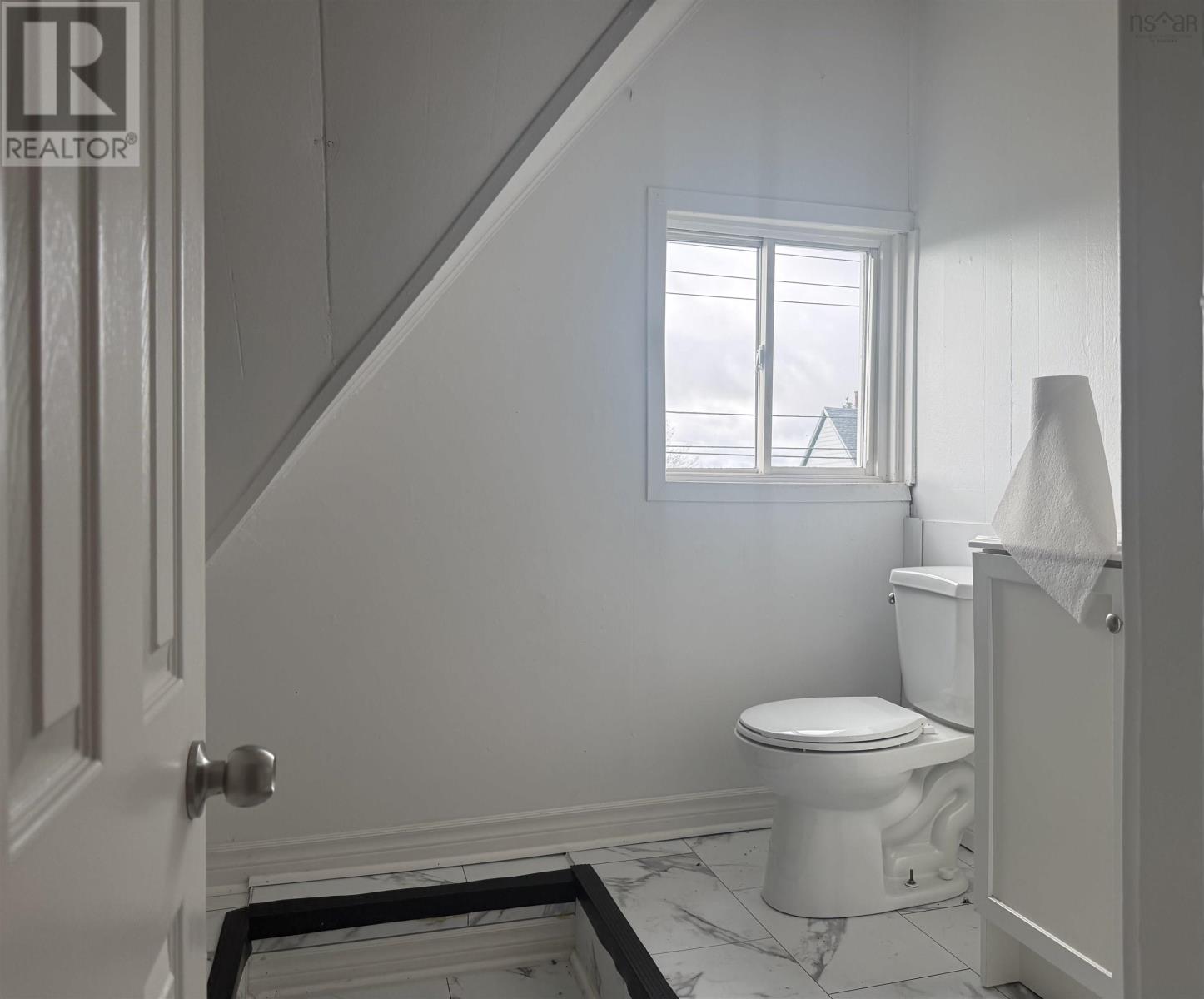 2 International Property Photo 6