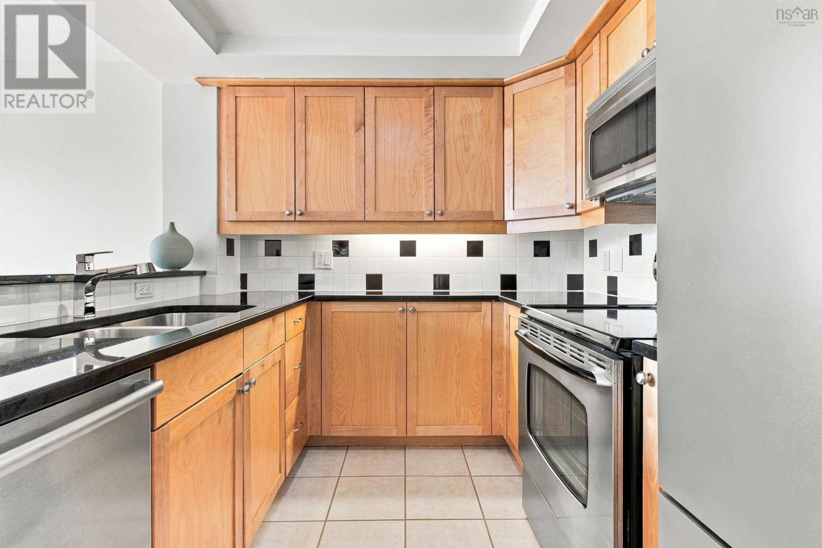 526 1477 Lower Water Street Property Photo 14