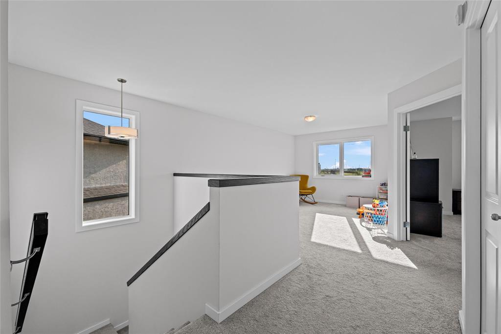 46 Dumontet Crescent Property Photo 12